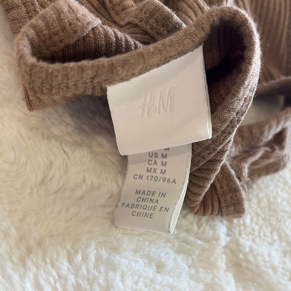 H&M Brown Ribbed Tank Top women’s size medium - Picture 3 of 5